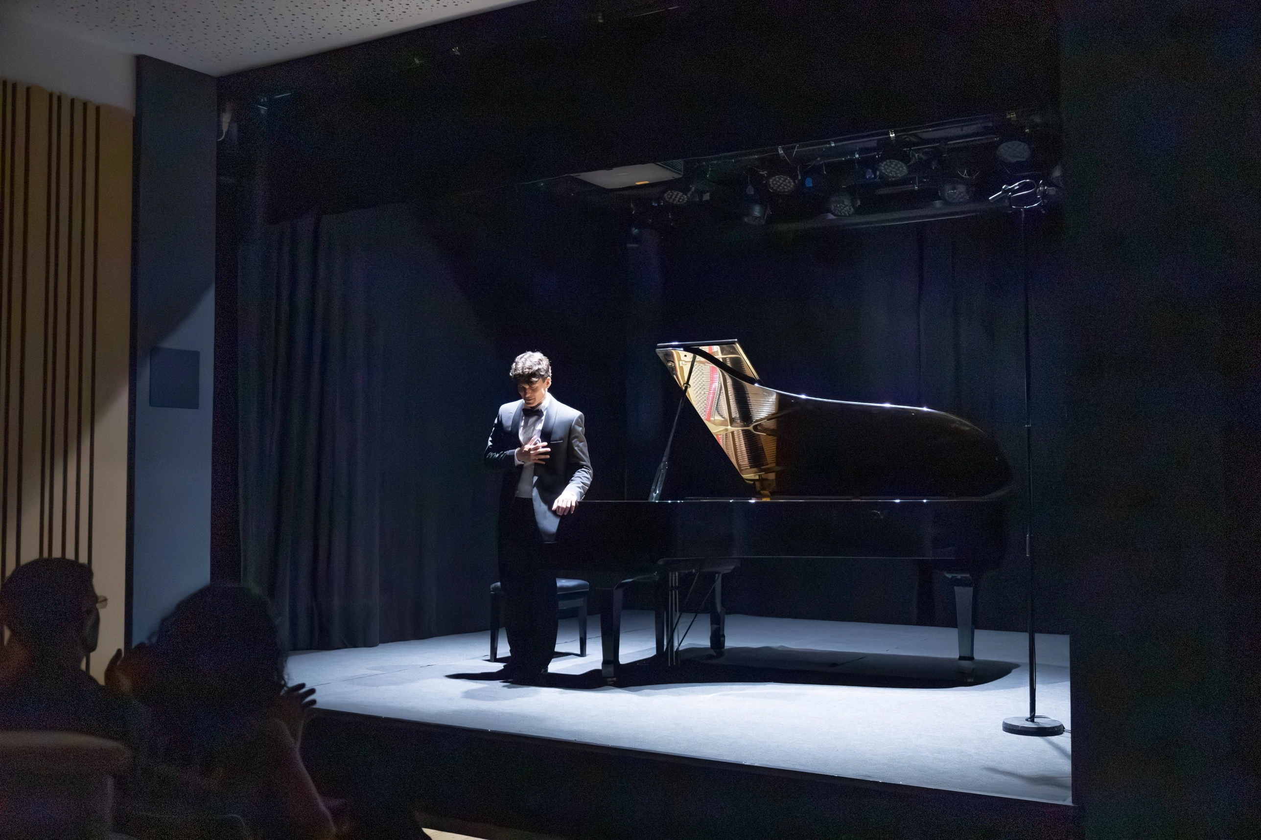 Máximo Klyetsun on stage